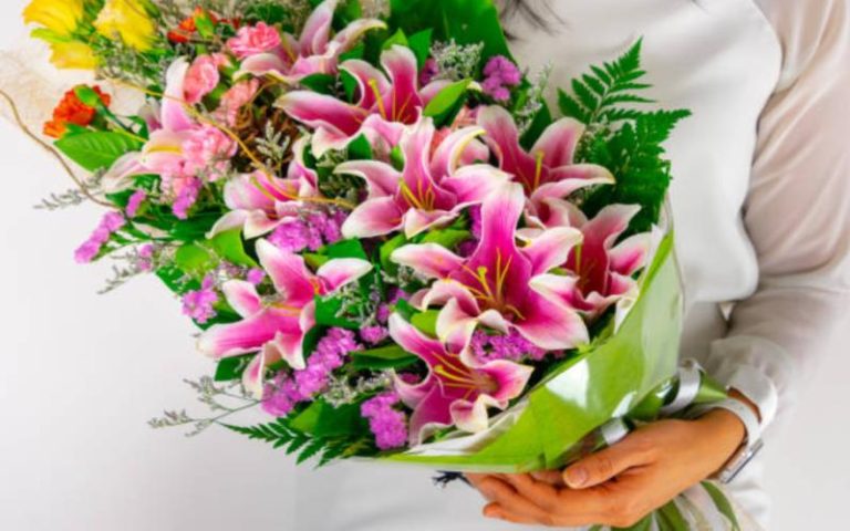 A Guide to Lily Bouquet Delivery: Everything You Need to Know